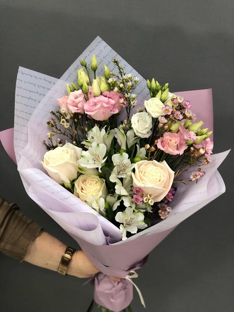 Букет цветов из: Альстромерии, Розы и Лизиантусы в Ченцово