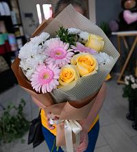 Букет цветов из:  Герберы, Розы и Хризантемы в Ченцово