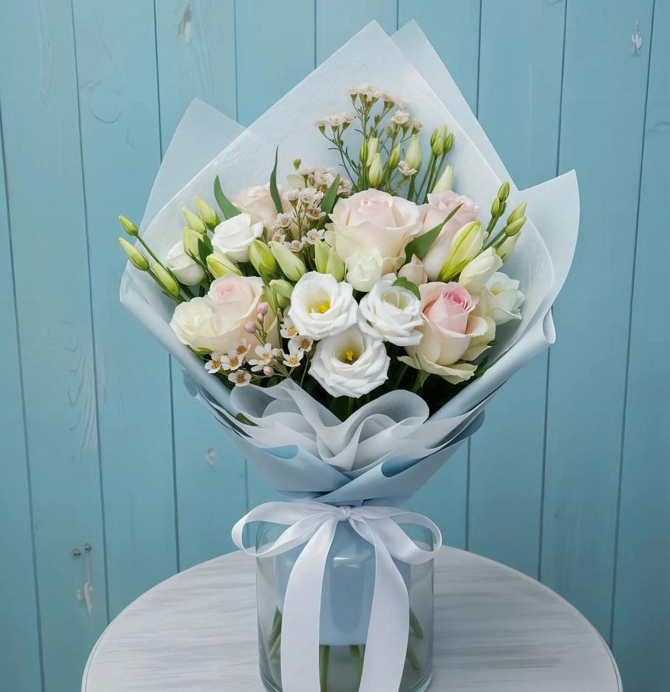 Букет цветов из: Розы и Лизиантусы в Ченцово