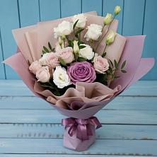 Букет цветов из:  Розы и Лизиантусы в Ченцово
