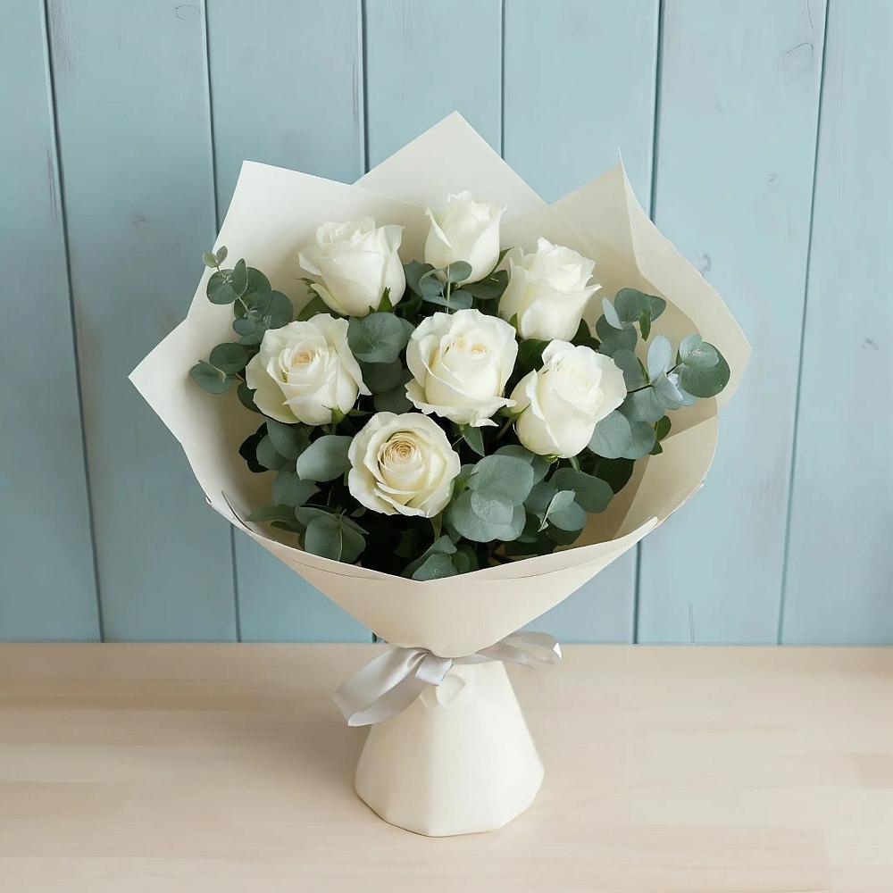 Букет Белые розы в Эвкалипте в Ченцово