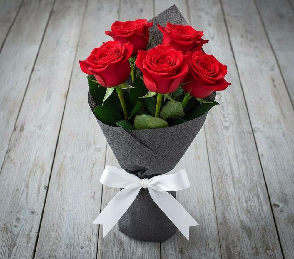 Букет 5 Красных роз Эдлесс Лав в Ченцово