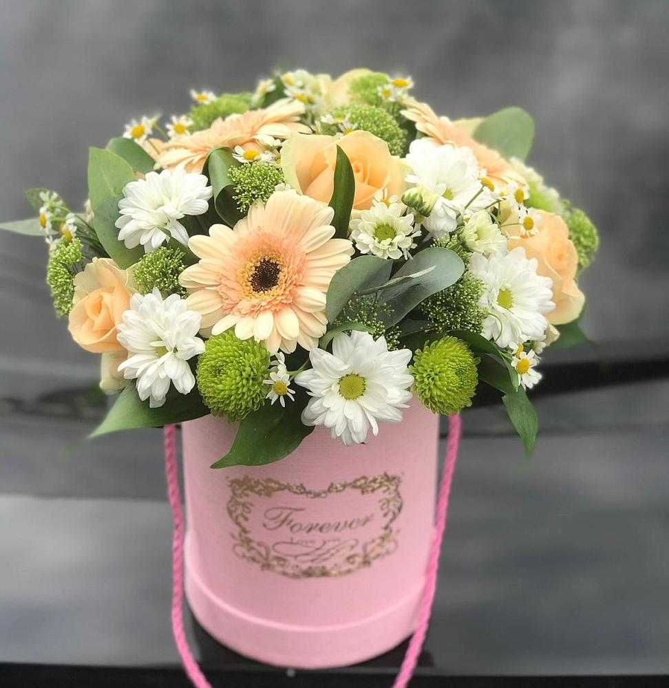 Цветочная композиция из Розы, Герберы и Хризантемы в шляпной коробке в Ченцово