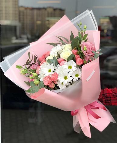 Букет цветов из: Розы, Лизиантусы и Хризантемы в Ченцово