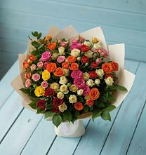 Букет Микс из разноцветных кустовых роз в Ченцово